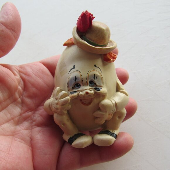 Vintage Signed Humpty Dumpty Figurine - Picture 4 of 6